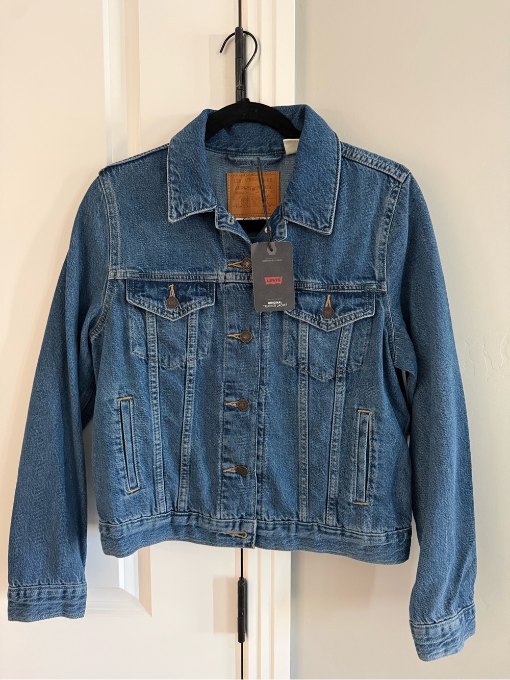 NWT Levi's Premium Original Trucker Denim Jacket Medium Wash M